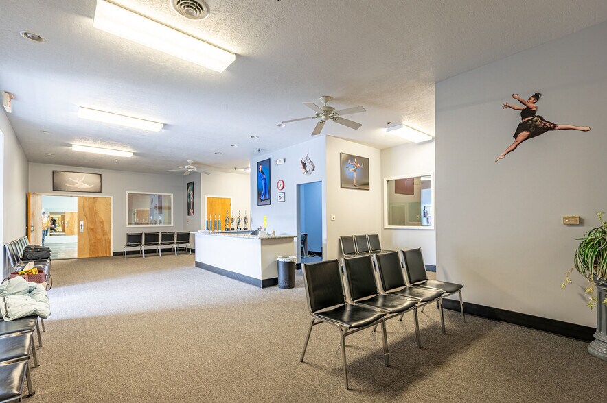 More Photos Of 1366 S Wabash St, Wabash Office For Sale