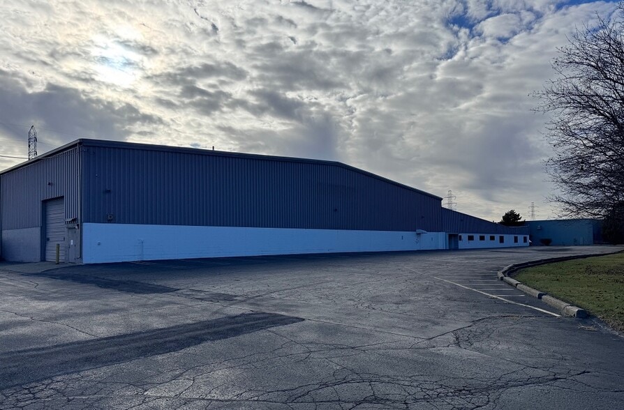 More Photos Of 35901 Veronica St, Livonia Warehouse For Lease