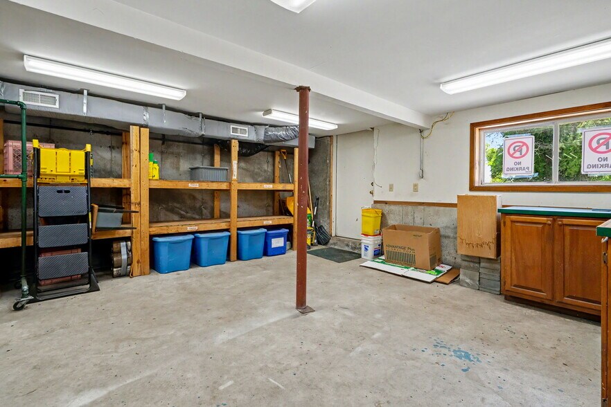 More Photos Of 11 Turnpike St, Jaffrey Freestanding For Sale