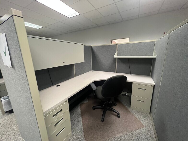 More Photos Of 2810 Meredyth Dr, Albany Medical For Lease