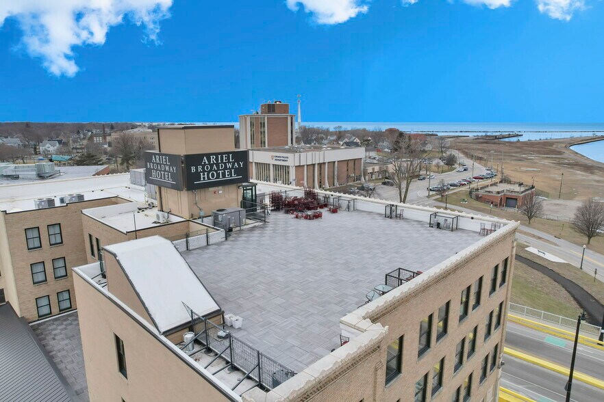 More Photos Of 301 Broadway, Lorain Hotel For Lease