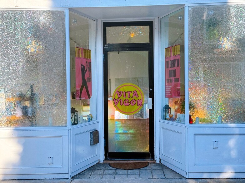 More Photos Of 117 Water St, Stonington Apartments For Sale