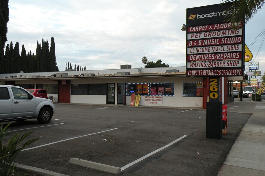 More Photos Of 260 N Tustin St, Orange Unknown For Lease