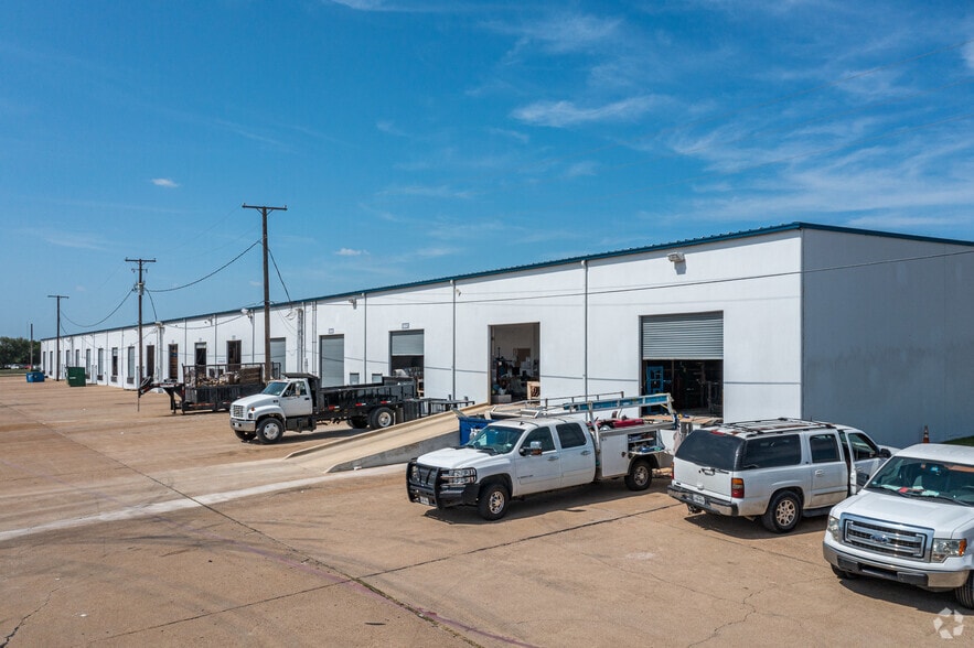 More Photos Of 5029-5047 Martin Luther King Fwy, Fort Worth Unknown For Lease