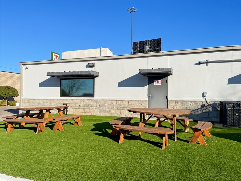 More Photos Of 404 Airport Fwy, Bedford Coworking Space