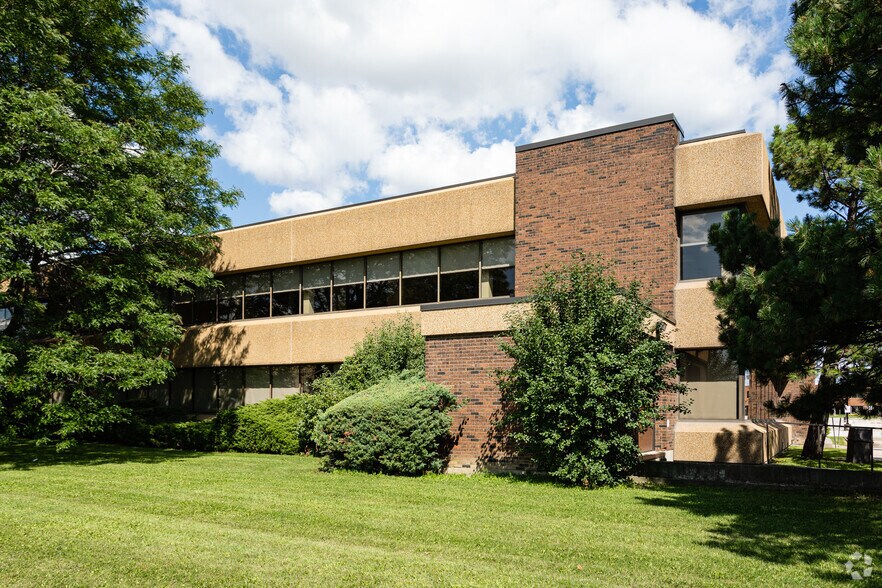 More Photos Of 165 Attwell Dr, Toronto Office For Lease