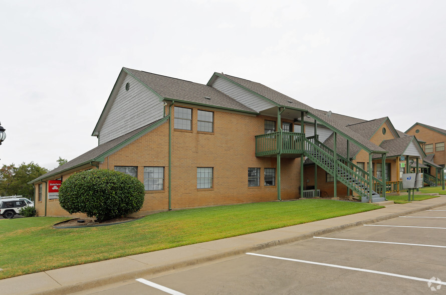 Primary Photo Of 416 N Main St, Euless Office For Lease