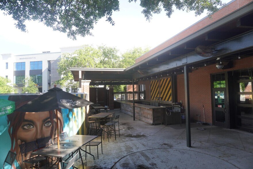 More Photos Of 730-760 Coleman Blvd, Mount Pleasant General Retail For Lease