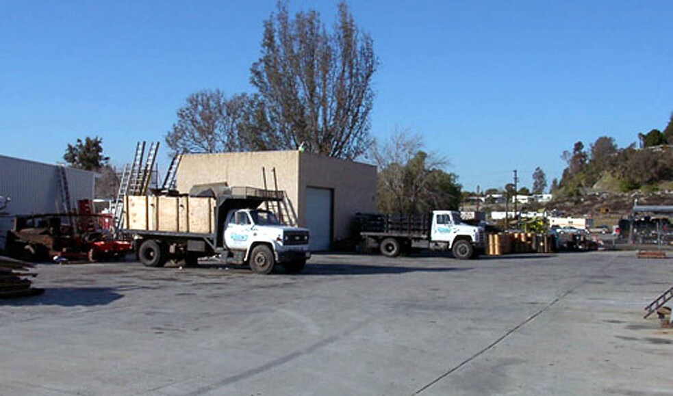 More Photos Of 10540 Kenney St, Santee Warehouse For Lease