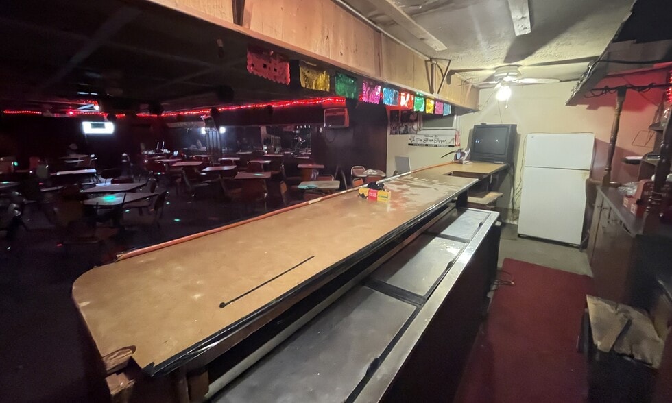 More Photos Of 3717 Crane St, Houston General Retail For Sale