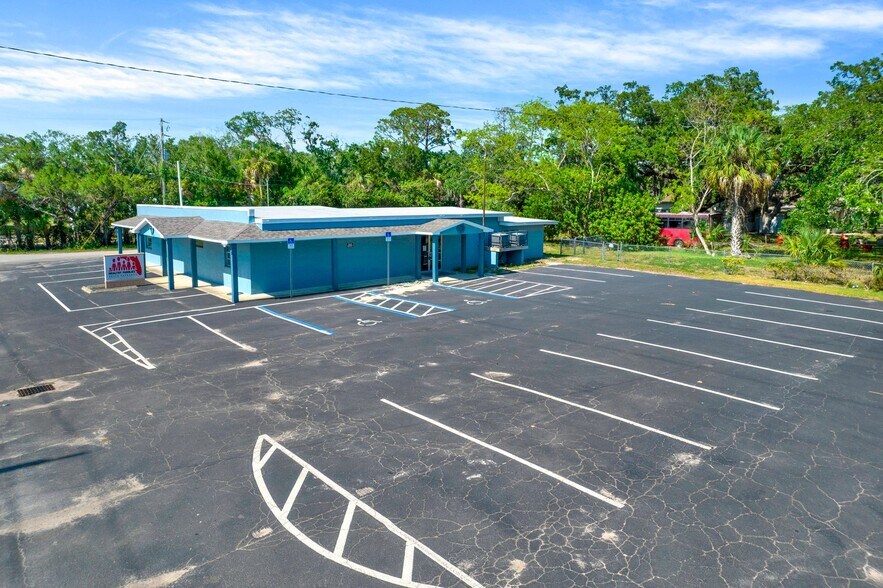 More Photos Of 14120 Old Dixie Hwy, Hudson Loft Creative Space For Lease