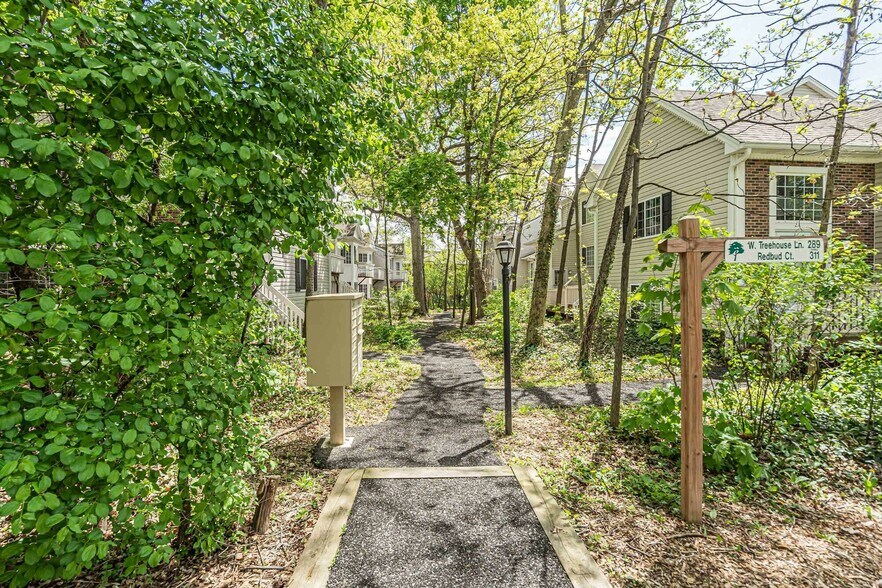 More Photos Of 1-100 N Macgillis Dr, Round Lake Apartments For Sale