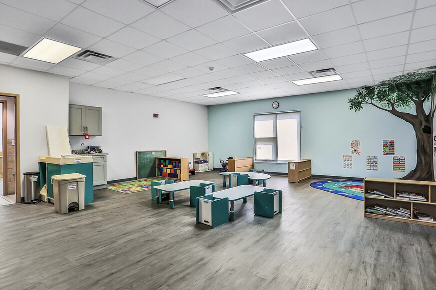 More Photos Of 210 Commerce Lake Dr, Saint Augustine Daycare Center For Lease