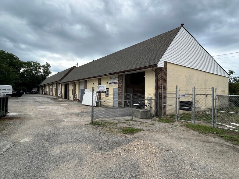 More Photos Of 5921 Moravia Park Dr, Baltimore Warehouse For Lease