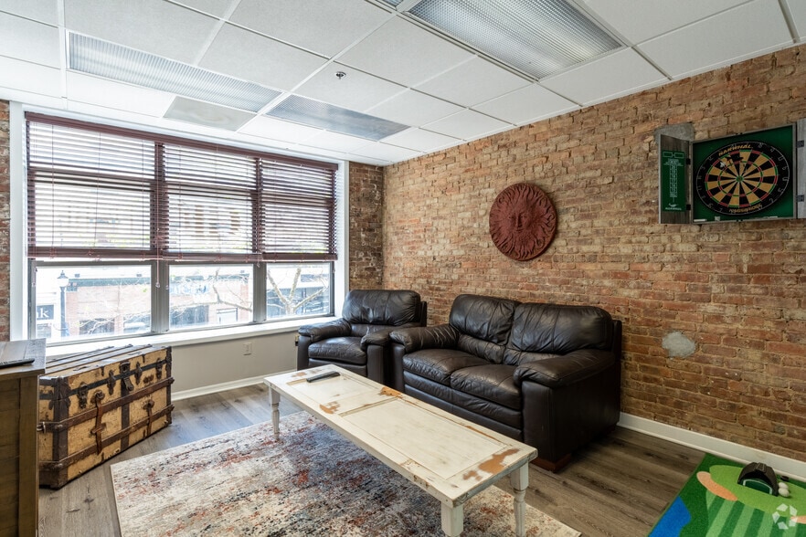 More Photos Of 14-16 Broad St, Red Bank Loft Creative Space For Lease