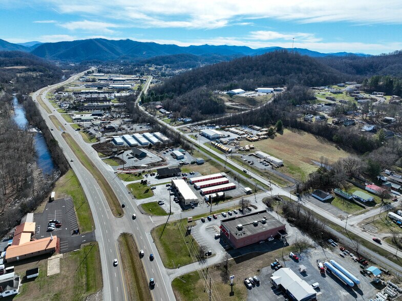 More Photos Of 1201 Highway 19E, Elizabethton Storefront Retail Office For Sale