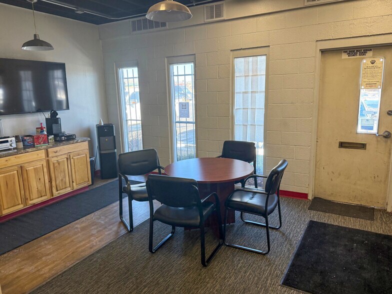 More Photos Of 720-760 Geiger Ct, Colorado Springs Warehouse For Lease