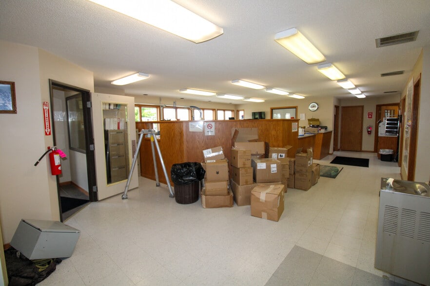 More Photos Of 135 E Front St, Claremont Specialty For Sale