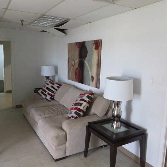 More Photos Of 2525 N Center St, Bonham Manufacturing For Lease