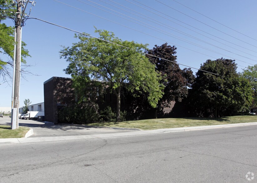 More Photos Of 1707 Sismet Rd, Mississauga Service For Lease