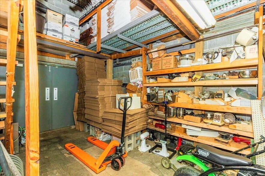 More Photos Of 9979 Watson Rd, Saint Louis Storefront Retail Office For Sale