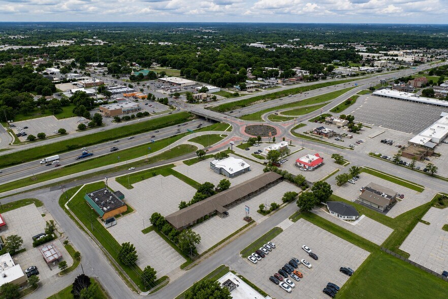 More Photos Of 13010 White Ave, Grandview Office For Sale