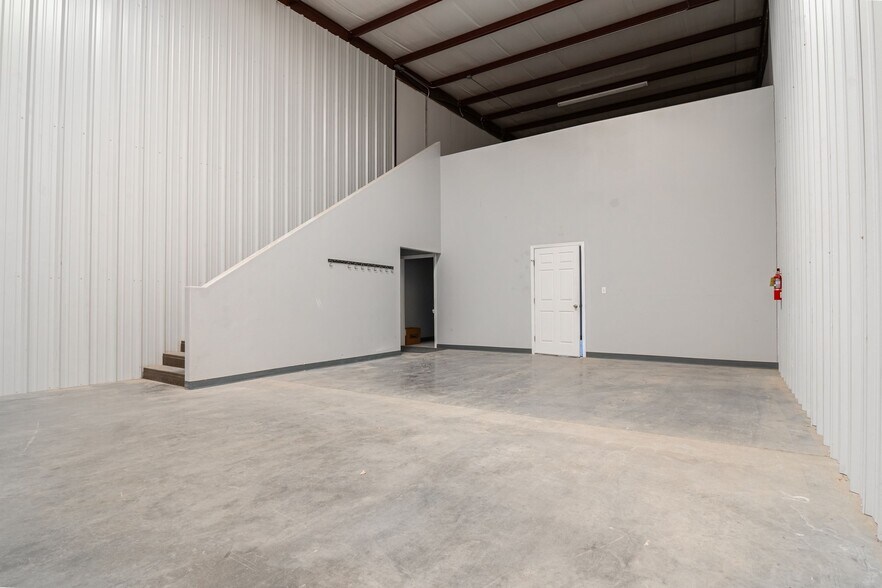 More Photos Of 8409 W Interstate 20, Midland Research And Development For Lease