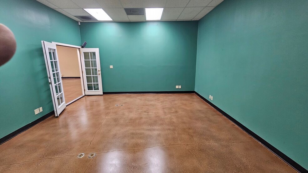More Photos Of 1115 S Taylor Ave, Montebello Truck Terminal For Lease