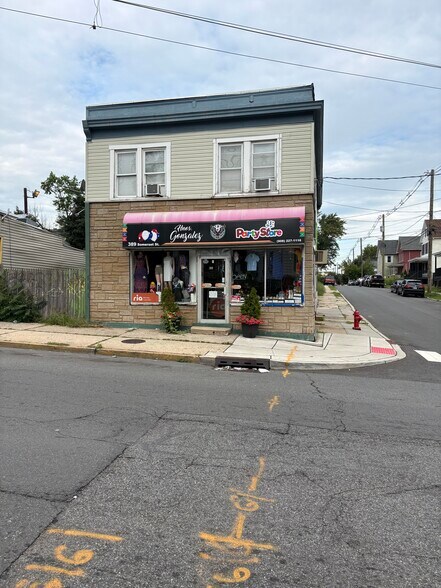 More Photos Of 389 Somerset St, Somerset Storefront Retail Residential For Lease