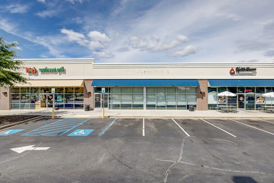 More Photos Of 225 Rolling Hills Cir, Easley Storefront Retail Office For Lease