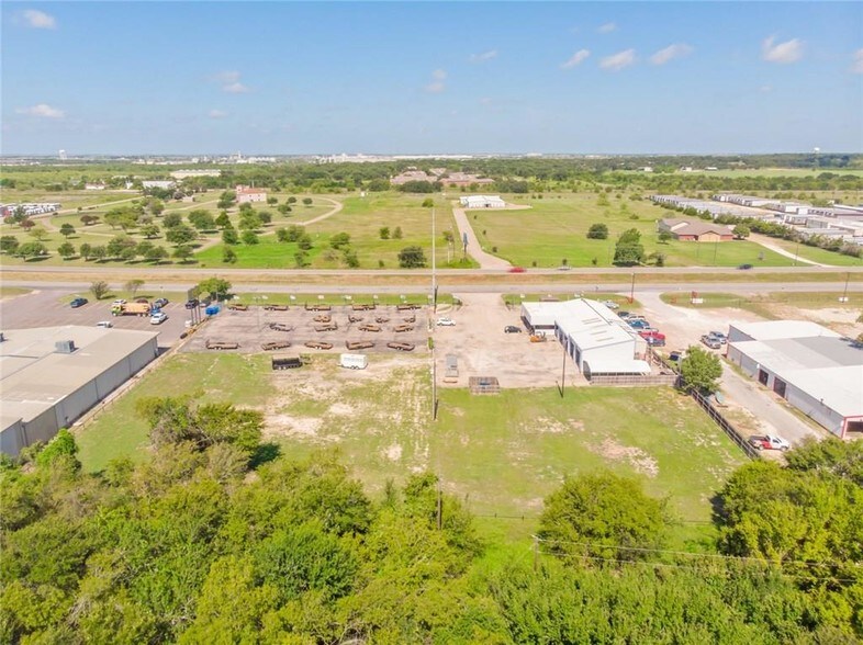 More Photos Of 3218 N Main St, Cleburne Auto Dealership For Lease