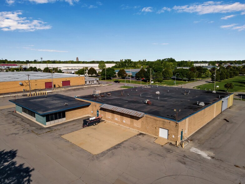 More Photos Of 271 Dingens St, Buffalo Warehouse For Lease