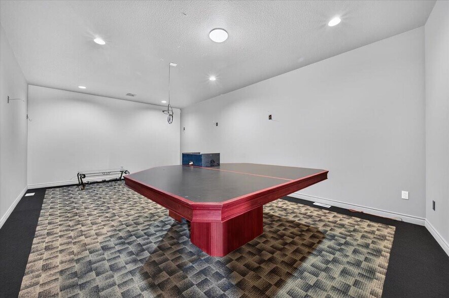 More Photos Of 12803 54th St NW, Edmonton Office For Sale