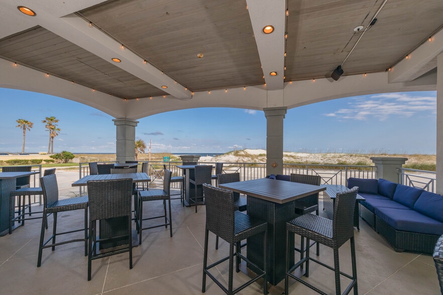 More Photos Of 831 N 1st St, Jacksonville Beach General Retail For Sale