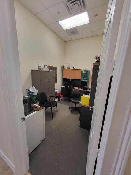 More Photos Of 2355 Vanderbilt Beach Rd, Naples General Retail For Lease