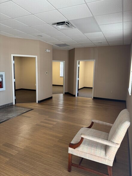 More Photos Of 1227 E Broadway, Oviedo Office For Sale