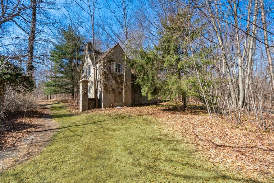 More Photos Of 2340 Cedar Swamp Rd, Glen Head Land For Sale