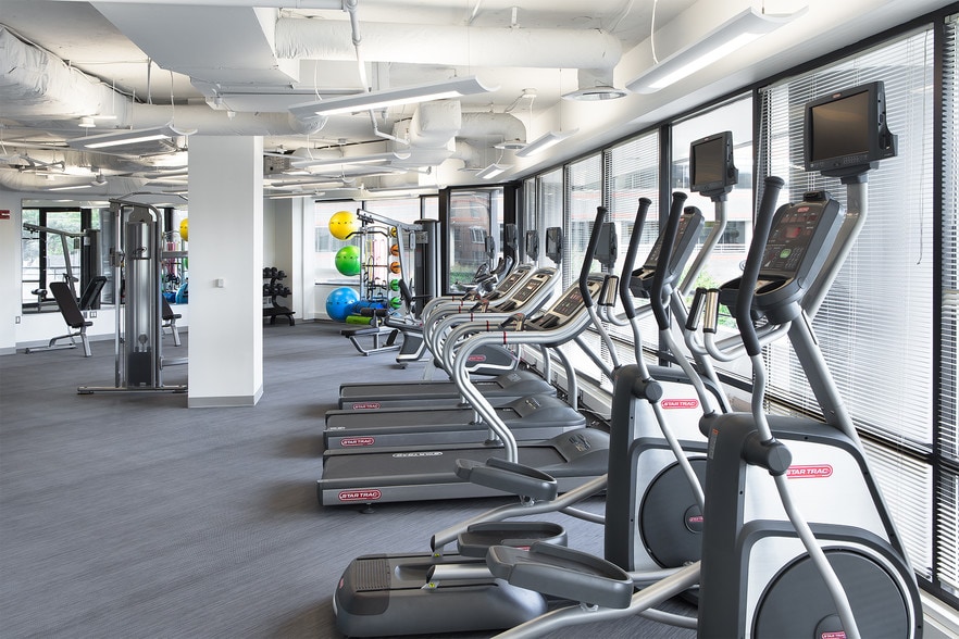 More Photos Of 1010 N Glebe Rd, Arlington Office For Lease