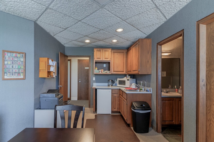 More Photos Of 8075 E Morgan Trl, Scottsdale Medical For Sale