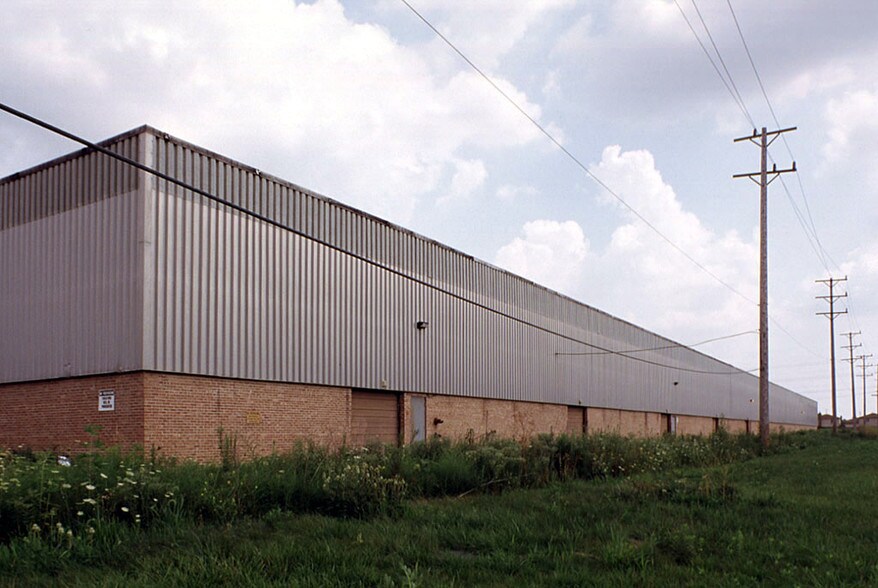 More Photos Of 7400 S Massasoit Ave, Bedford Park Manufacturing For Lease
