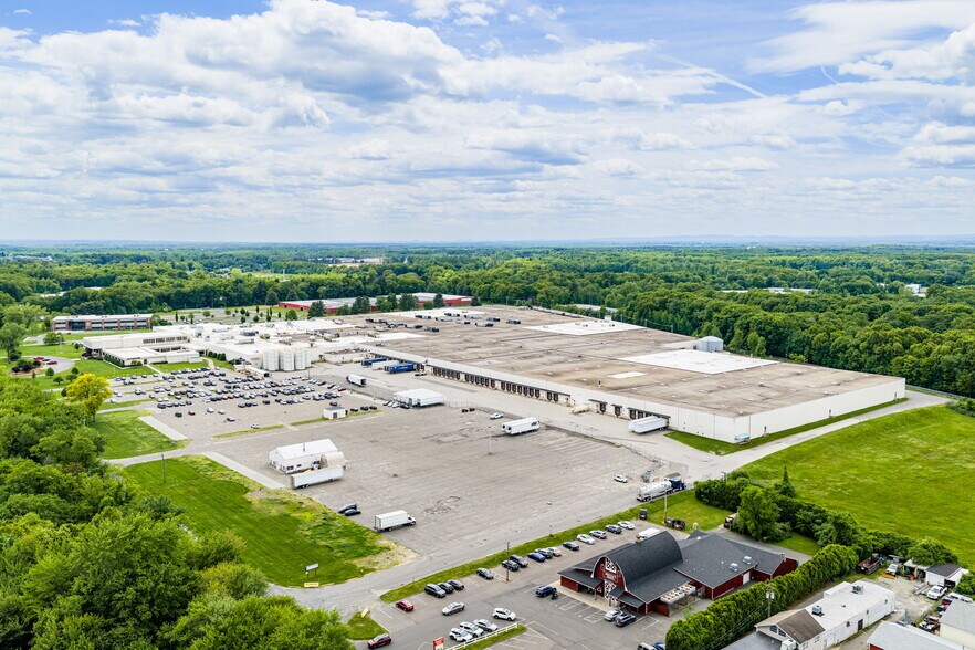 More Photos Of 443 Shaker Rd, East Longmeadow Light Distribution For Lease