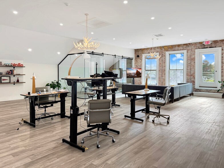 More Photos Of 70-80 State St, Newburyport Storefront Retail Office For Lease