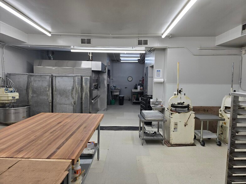 More Photos Of 3925 Oakton St, Skokie Restaurant For Sale