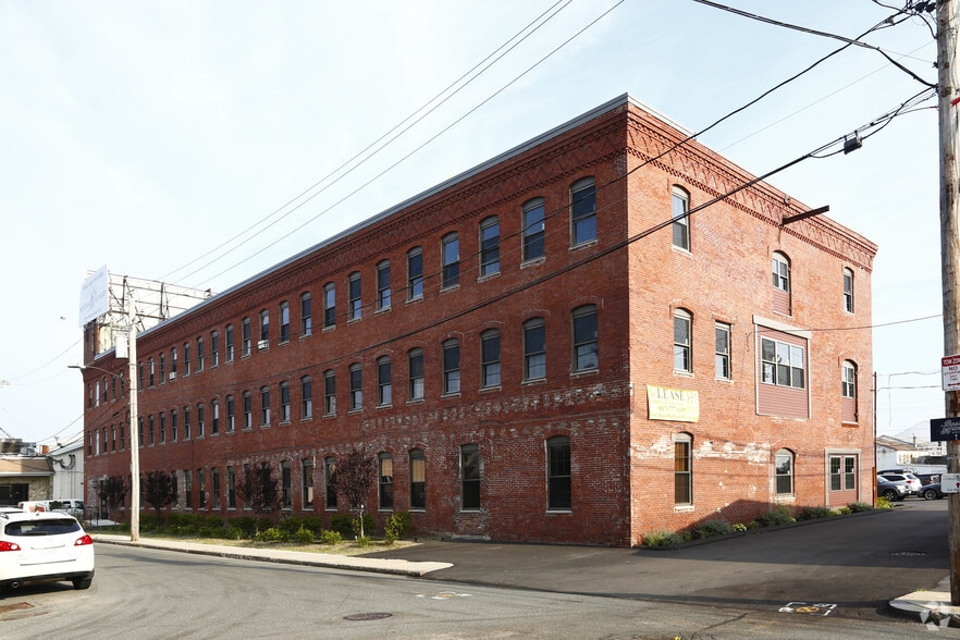 More Photos Of 12-16 Ericsson St, Boston Warehouse For Lease