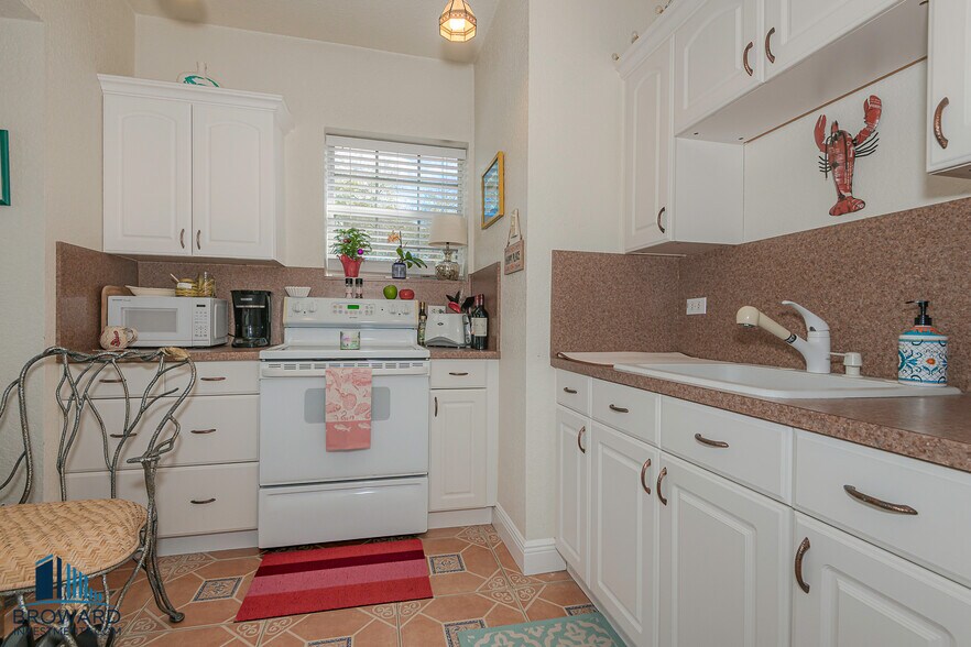 More Photos Of 330 SW 20th St, Fort Lauderdale Multifamily For Sale