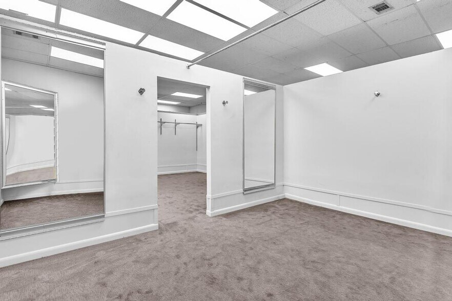 More Photos Of 2930 SW 30th Ave, Pembroke Park Freestanding For Lease