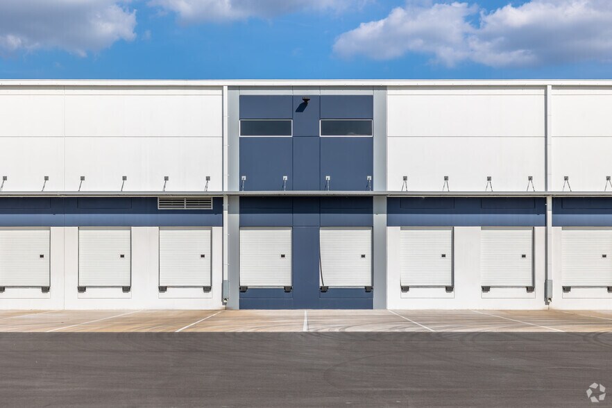 More Photos Of Drane Field @ S County Line Rd, Lakeland Unknown For Lease