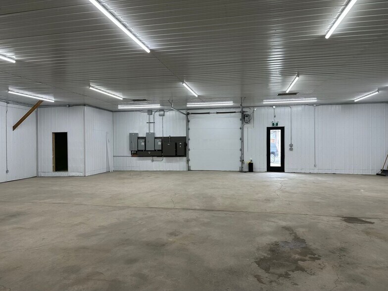 More Photos Of 13373 County Road 2, Morrisburg Distribution For Lease