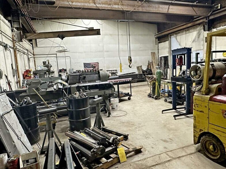 More Photos Of 5440 W Ridge Rd, Gary Light Distribution For Sale