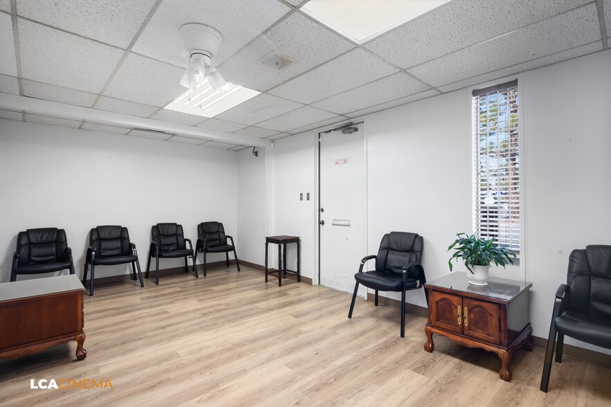 More Photos Of 2201-2205 19th St, Bakersfield Medical For Sale